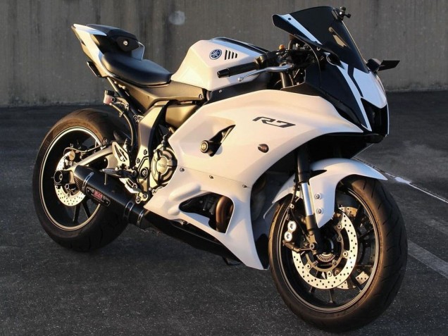 2021-2024 Glossy White Yamaha YZF R7 Motorcycle Fairings