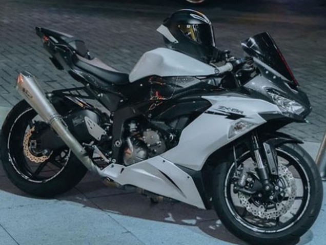 2019-2022 White Black Carbon Fiber Kawasaki ZX6R Motorcycle Fairings