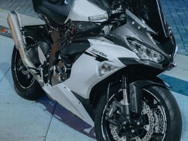 2019-2022 White Black Carbon Fiber Kawasaki ZX6R Motorcycle Fairings