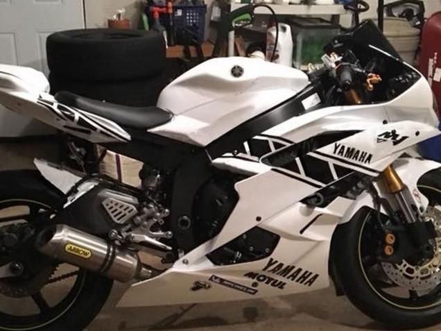 2006-2007 White Glossy Black Motul Michelin Yamaha YZF 600 R6 Motorcycle Fairings