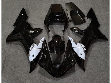 Aftermarket 2002-2003 Gloss Black White and Silver Yamaha R1 Motorcycle Fairings