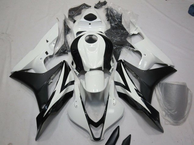 Aftermarket 2007-2008 White and Black OEM Style Honda CBR600RR Motorcycle Fairings Aftermarket 2007-2008 White and Black OEM Style Honda CBR600RR Motorcycle Fairings